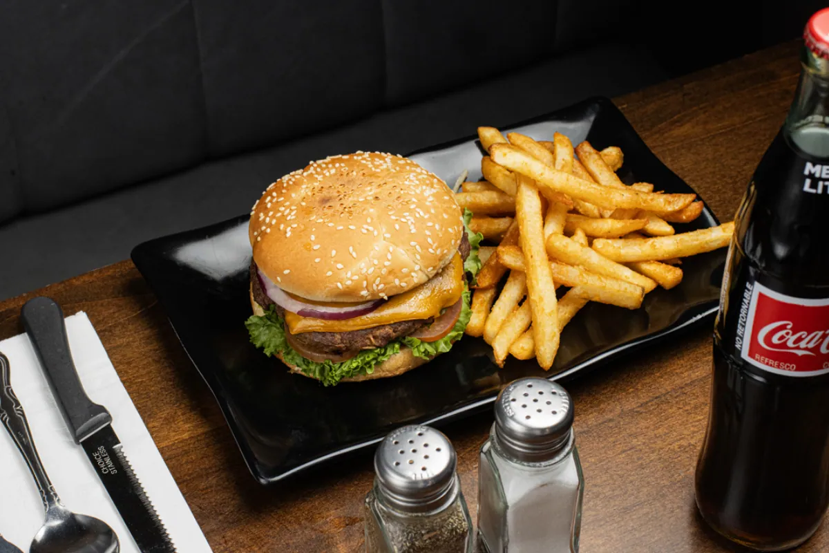 Classic Cheeseburger at The Foodie Club near Grand Canyon