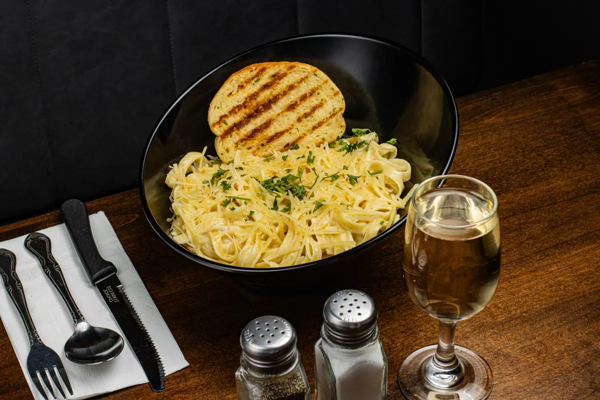 Fettuccini Alfredo pasta near Grand Canyon at The Foodie Club Tusayan AZ